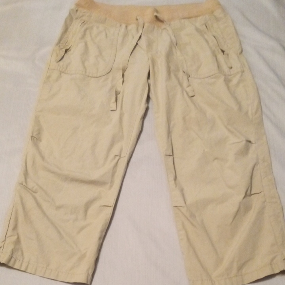 GAP Light Tan Casual Capri Pants